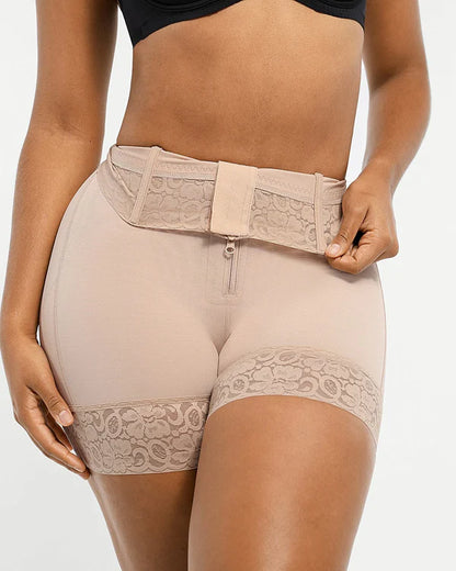 Short taille mi-haute ShapeFlex® avec baleines intégrées pour rehausser les fesses