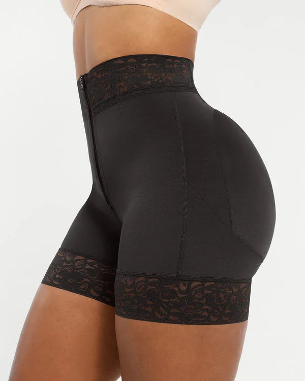 Short taille mi-haute ShapeFlex® avec baleines intégrées pour rehausser les fesses